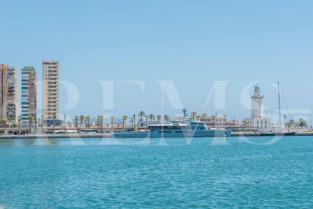 & Authentic With Balcony By Rems Malaga